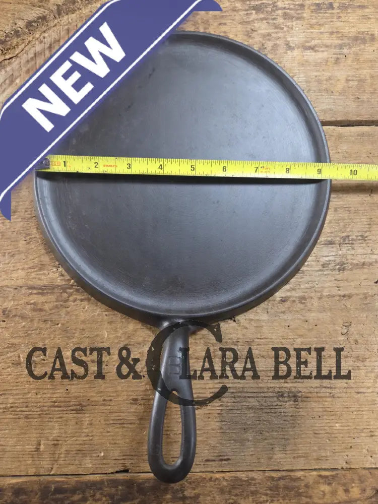 Mint condtion! 1920βs Griswold #8 Round Griddle 608. Collector grade and wonderful daily user! Griddle