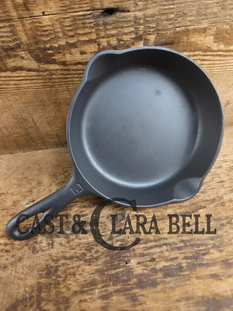 Must have egg skillet! Griswold #3 Skillet with Large Block Logo 709 Skillet