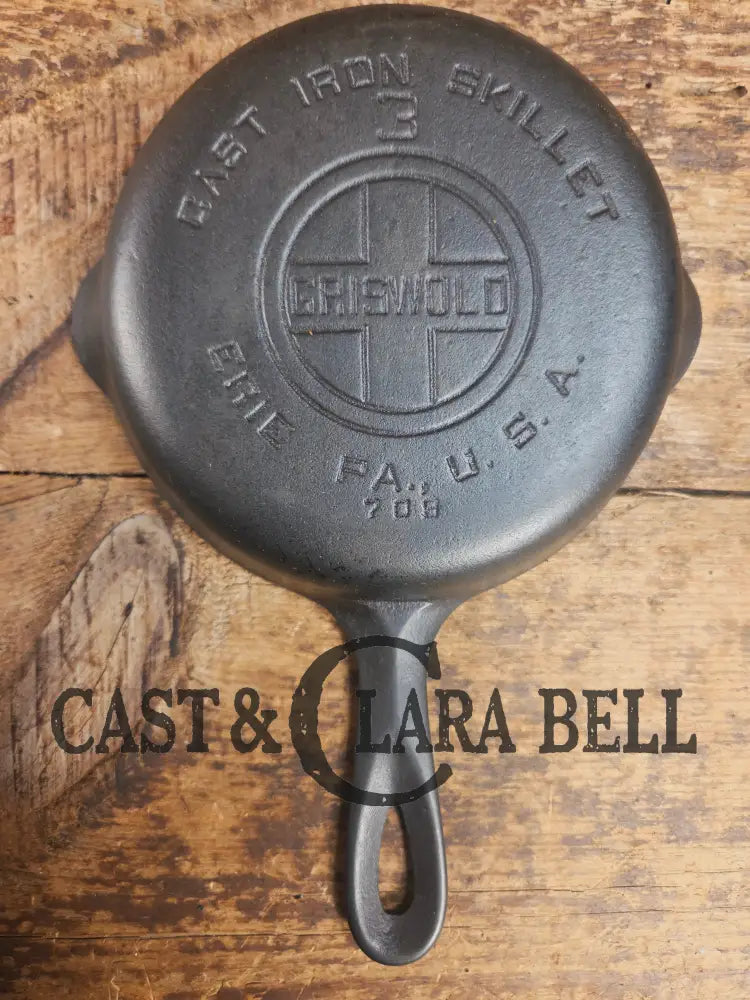 Must have egg skillet! Griswold #3 Skillet with Large Block Logo 709 Skillet