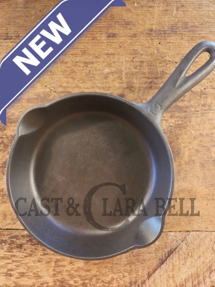 Must have egg skillet! Griswold #3 Skillet with Large Block Logo 709 - Skillet