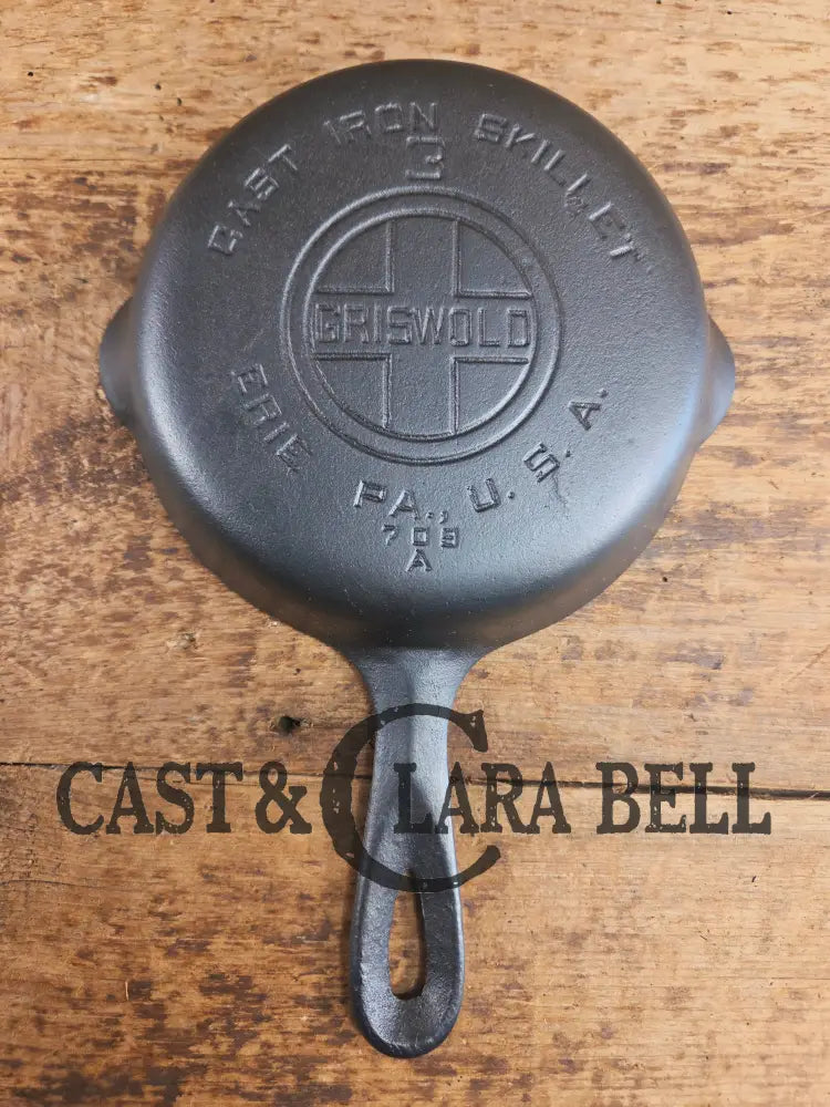 Must have egg skillet! Griswold #3 Skillet with Large Block Logo 709 A Skillet