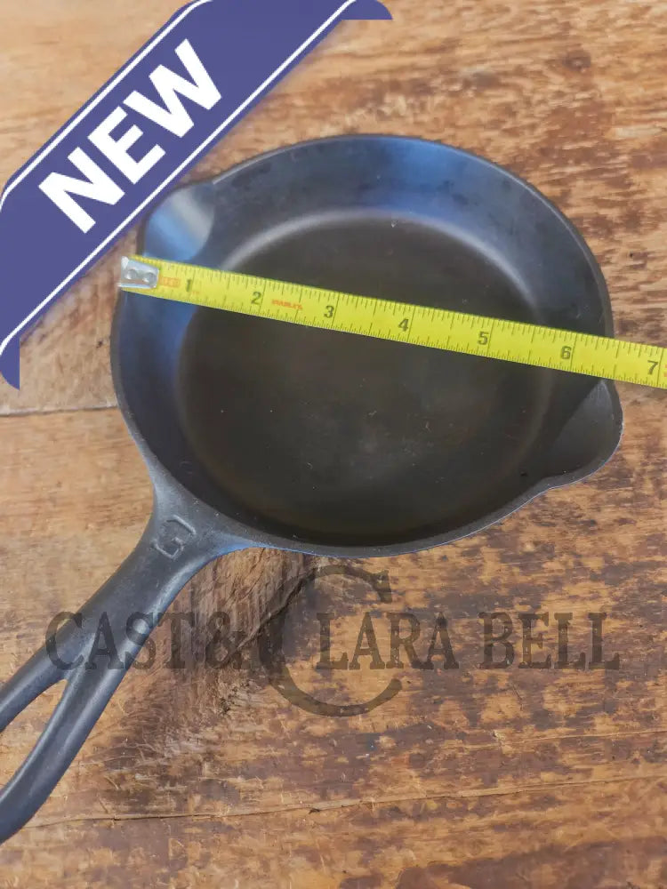 Must have egg skillet! Griswold #3 Skillet with Large Block Logo 709 A - Skillet