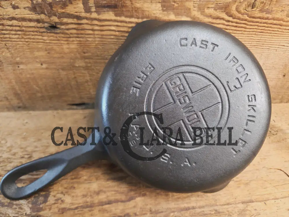Must have egg skillet! Griswold #3 Skillet with Large Block Logo 709 B Skillet