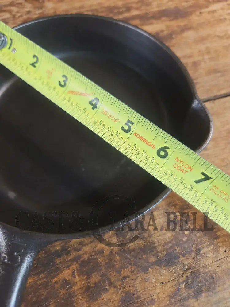 Must have egg skillet! Griswold #3 Skillet with Large Block Logo 709 B - Skillet