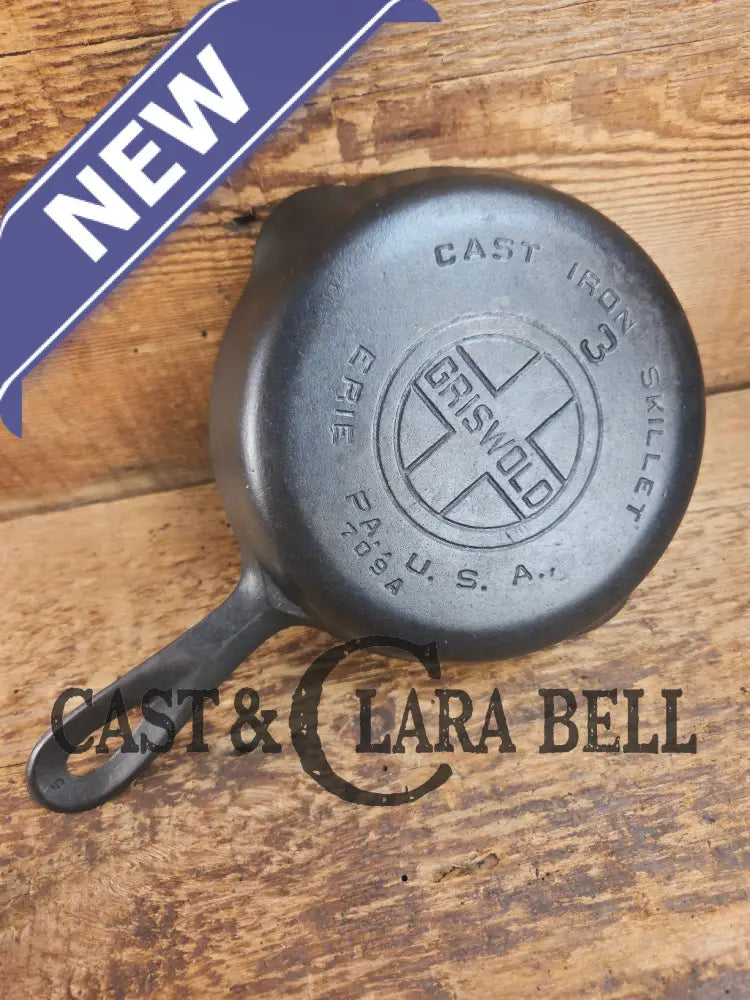Must have egg skillet! Griswold #3 Skillet with Large Block Logo 709 B Skillet