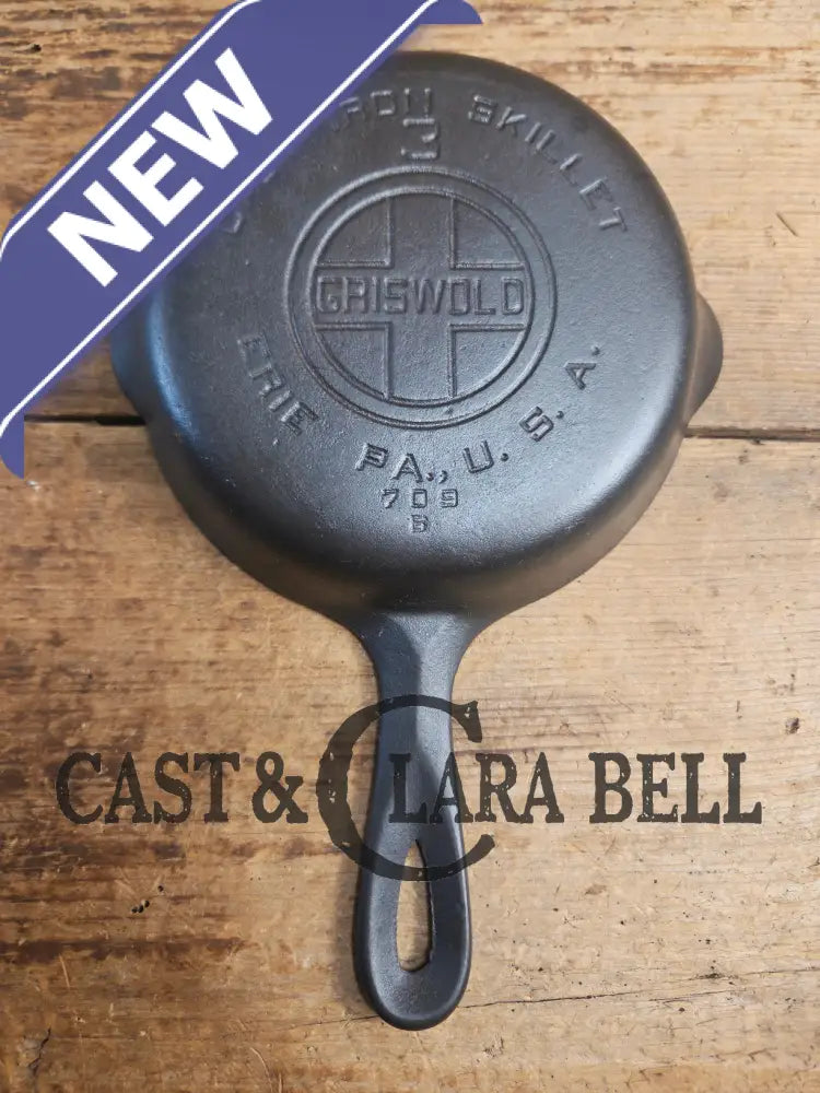 Must have egg skillet! Griswold #3 Skillet with Large Block Logo 709 B Skillet
