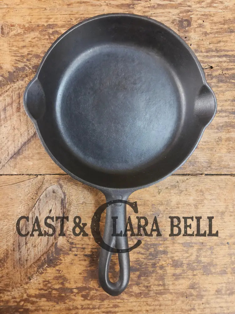 Must have egg skillet! Griswold #3 Skillet with Large Block Logo 709 B Skillet
