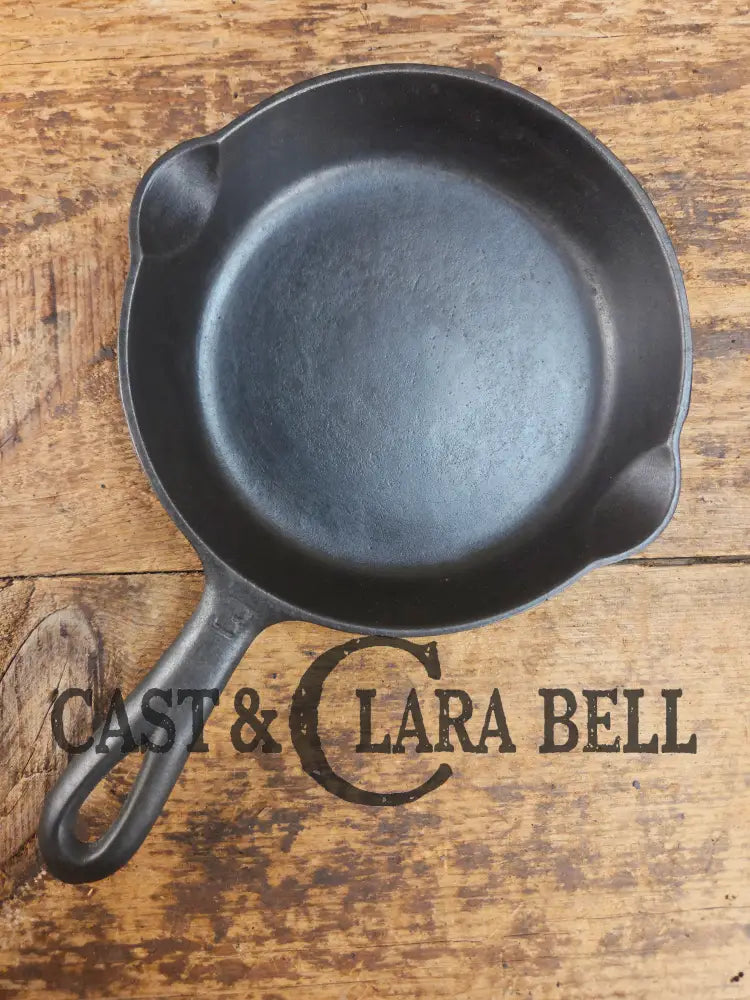 Must have egg skillet! Griswold #3 Skillet with Large Block Logo 709 B Skillet