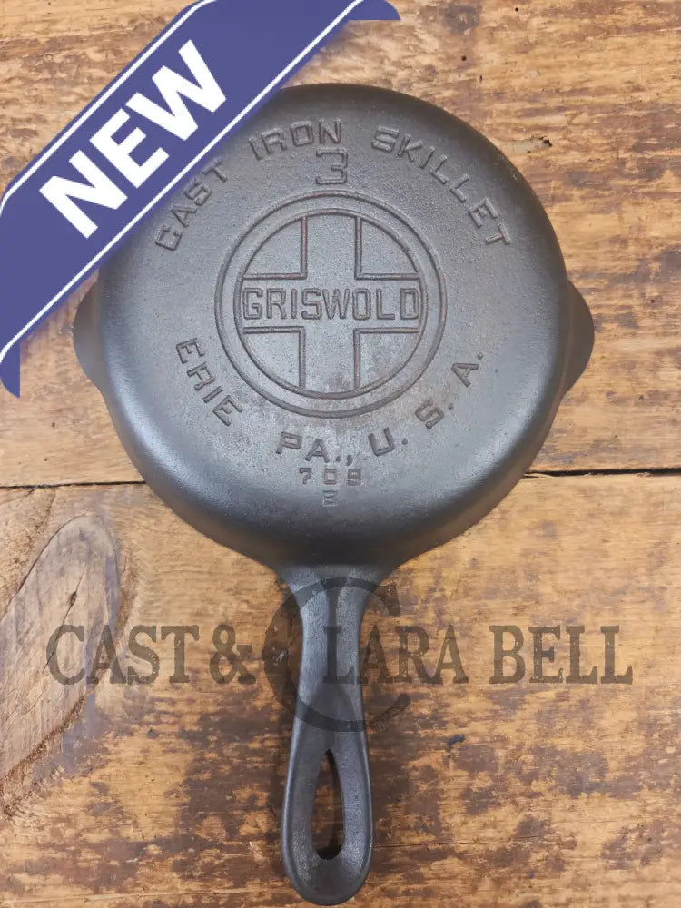 Must have egg skillet! Griswold #3 Skillet with Large Block Logo 709 B - Skillet