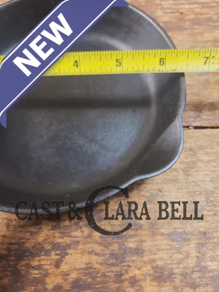 Must have egg skillet! Griswold #3 Skillet with Large Block Logo 709 B Skillet