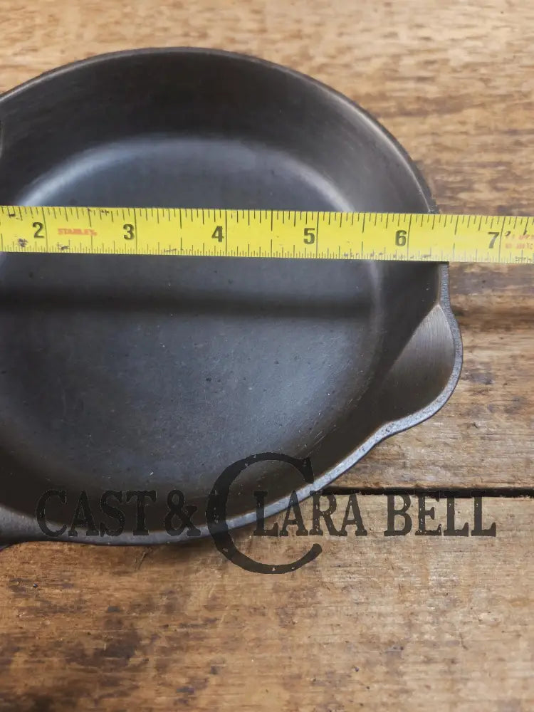 Must have egg skillet! Griswold #3 Skillet with Large Block Logo 709 B SC24 Skillet