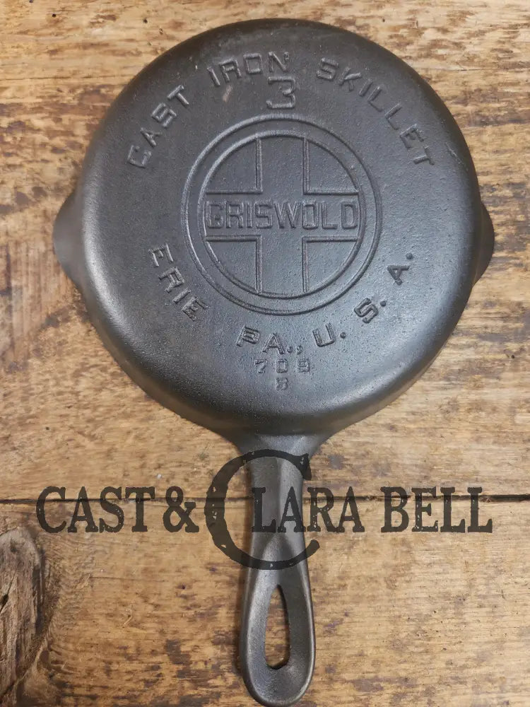 Must have egg skillet! Griswold #3 Skillet with Large Block Logo 709 B SC24 Skillet