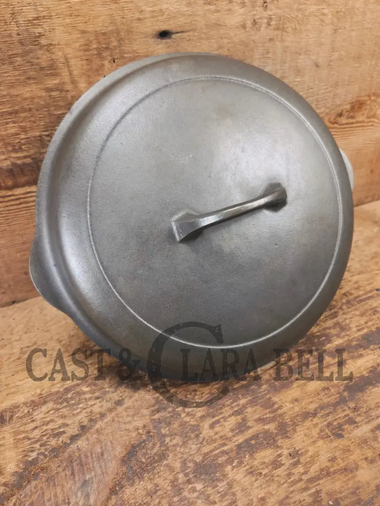 Need a lid? 1940โs Griswold No. 8 High Dome Skillet Lid with Small Block Logo 1098 - Skillet