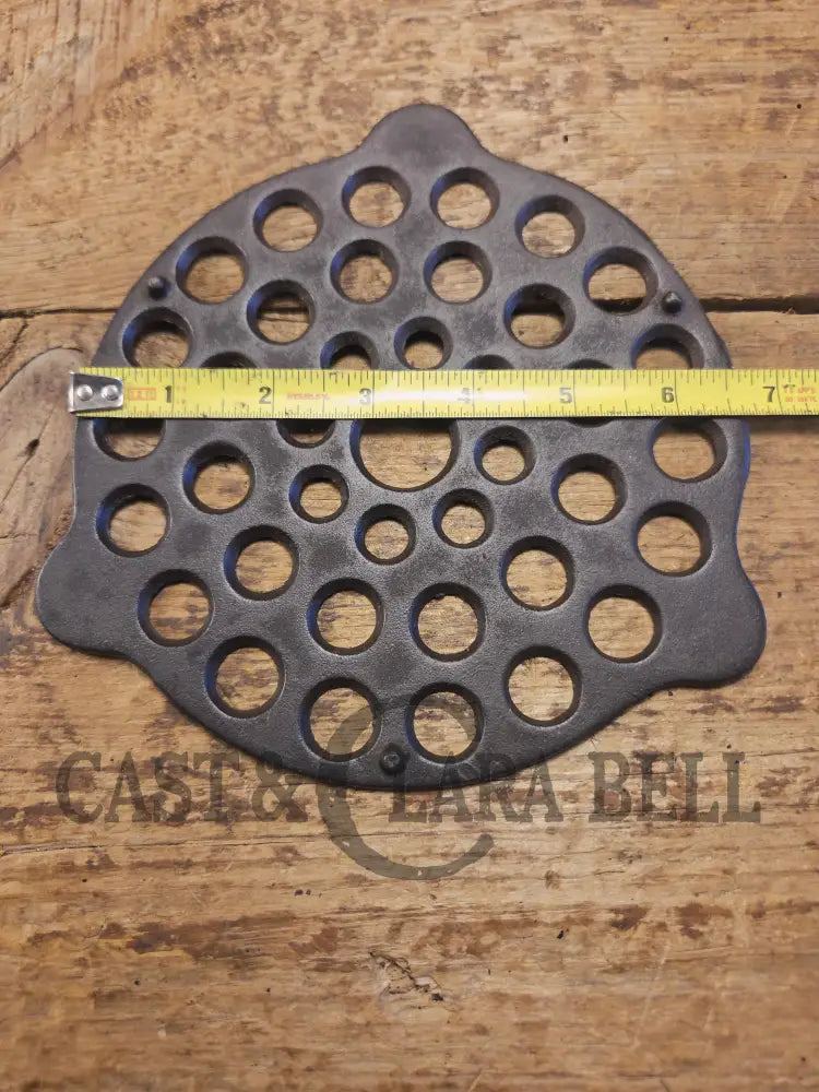 Need a trivet for your #7 dutch oven? Wagner Ware Drip Drop Trivet Dutch Ovens Trivets & Kettles