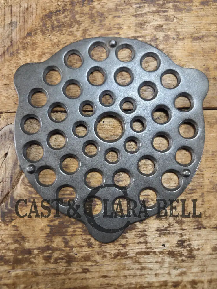 Need a trivet for your #7 dutch oven? Wagner Ware Drip Drop Trivet Dutch Ovens Trivets & Kettles