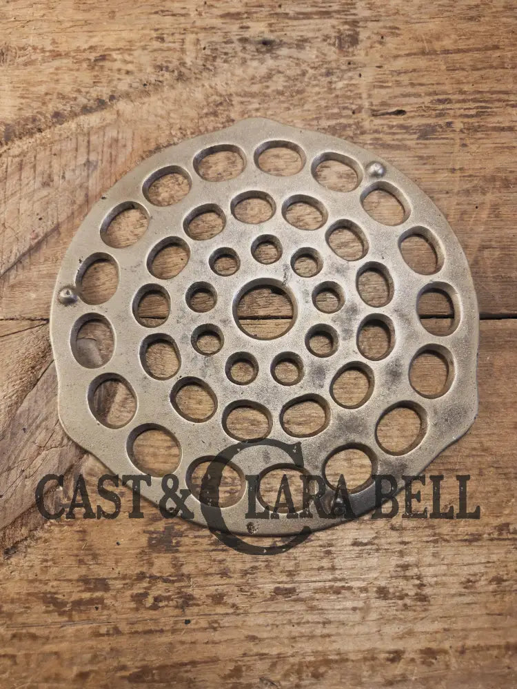 Need a trivet for your #8 dutch oven? Wagner Ware Drip Drop Trivet Dutch Ovens Trivets & Kettles