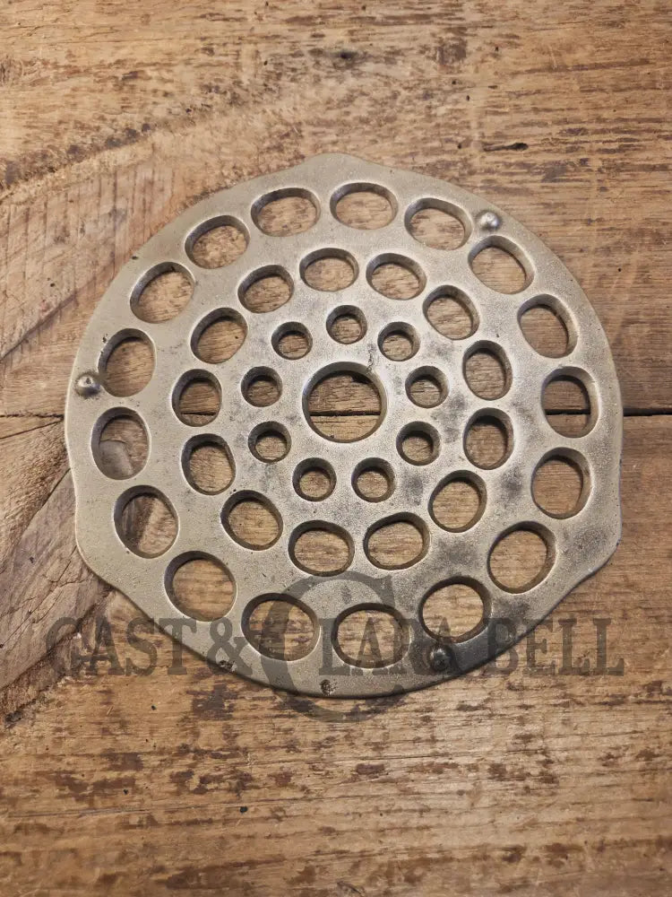 Need a trivet for your #8 dutch oven? Wagner Ware Drip Drop Trivet Dutch Ovens Trivets & Kettles