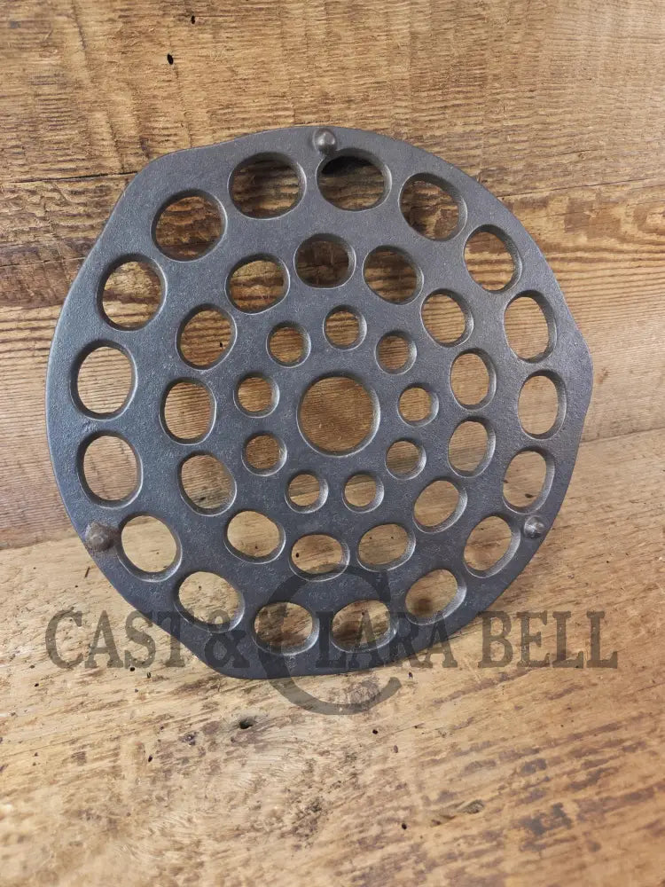 Need a trivet for your #8 dutch oven? Wagner Ware Drip Drop Trivet Dutch Ovens Trivets & Kettles