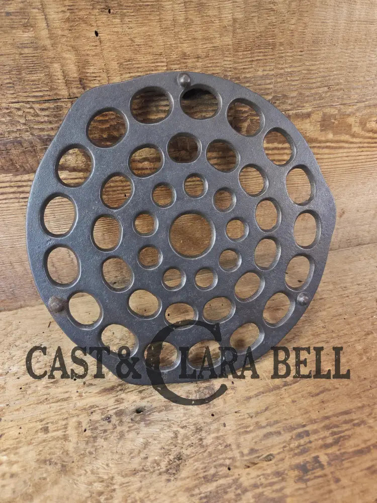 Need a trivet for your #8 dutch oven? Wagner Ware Drip Drop Trivet Dutch Ovens Trivets & Kettles