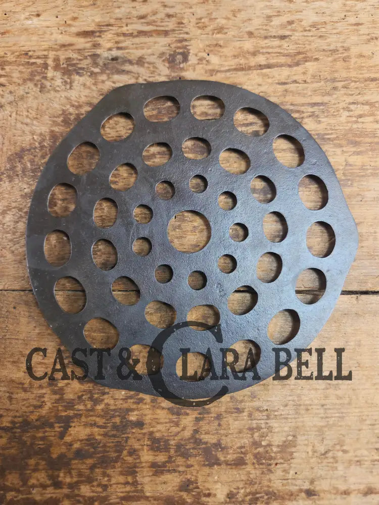 Need a trivet for your #8 dutch oven? Wagner Ware Drip Drop Trivet Dutch Ovens Trivets & Kettles