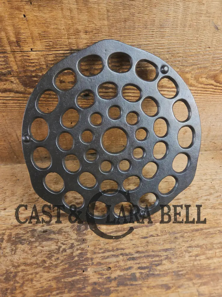 Need a trivet for your #8 dutch oven? Wagner Ware Drip Drop Trivet Dutch Ovens Trivets & Kettles