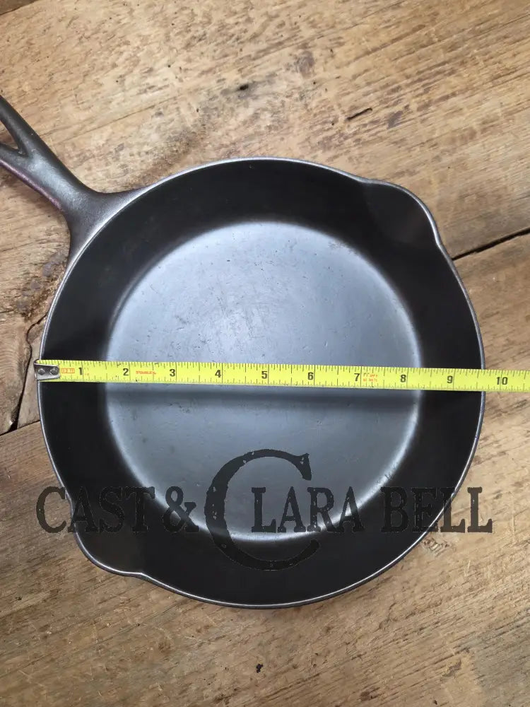 Oh baby! Late 1890’s Griswold’s ERIE #7 third series skillet 701 D. Beautiful and lightweight Skillet