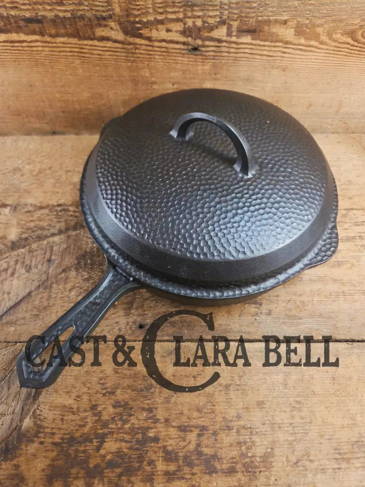 Oh my. Gorgeous and hard to find 1930โs Hammered finish Griswold No. 8 Hinged Cast Iron Skillet 2008 with matching lid