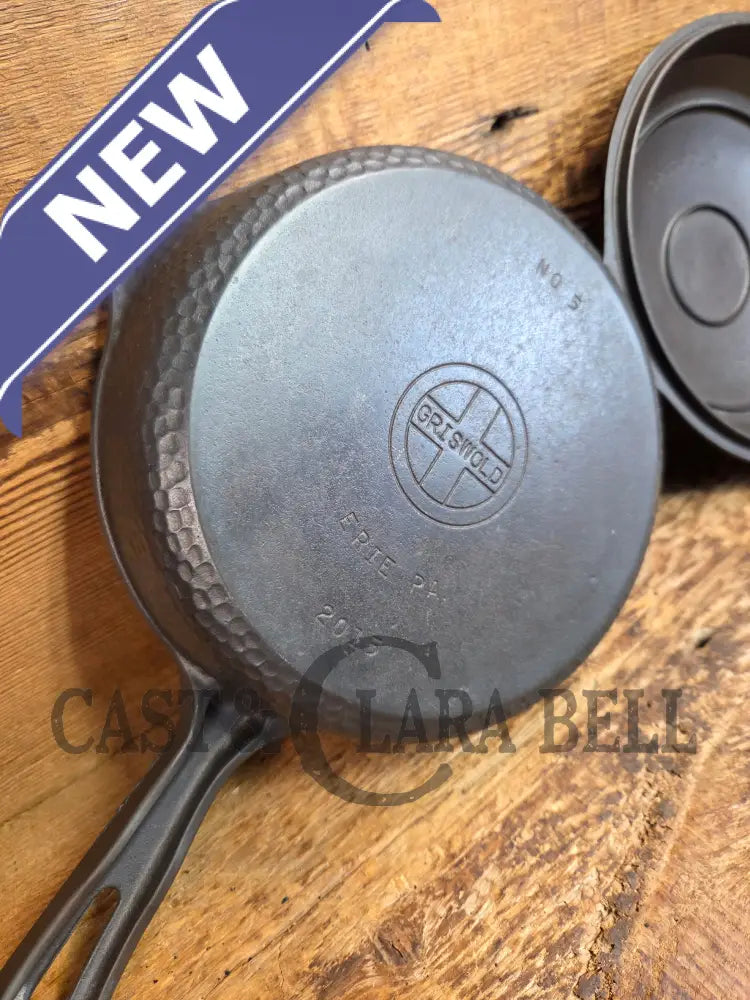 Oh my! Hard to find 1930’s Hammered finish Griswold No. 5 Hinged Cast Iron Skillet with Lid! 2096 / 2015 - Skillet