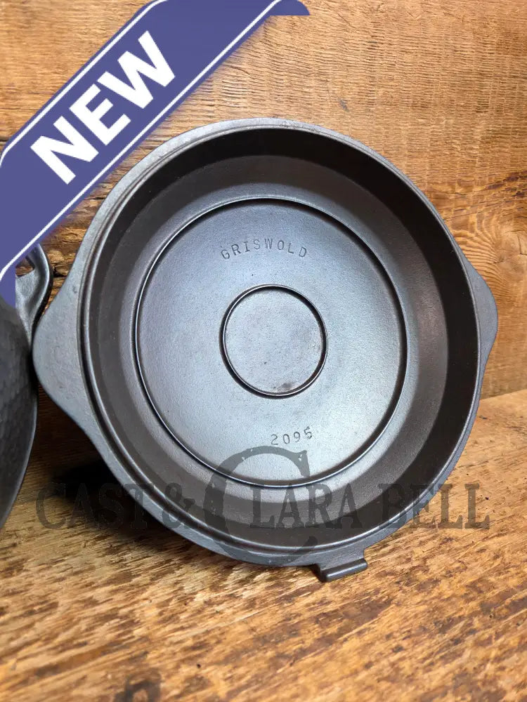 Oh my! Hard to find 1930’s Hammered finish Griswold No. 5 Hinged Cast Iron Skillet with Lid! 2096 / 2015 - Skillet