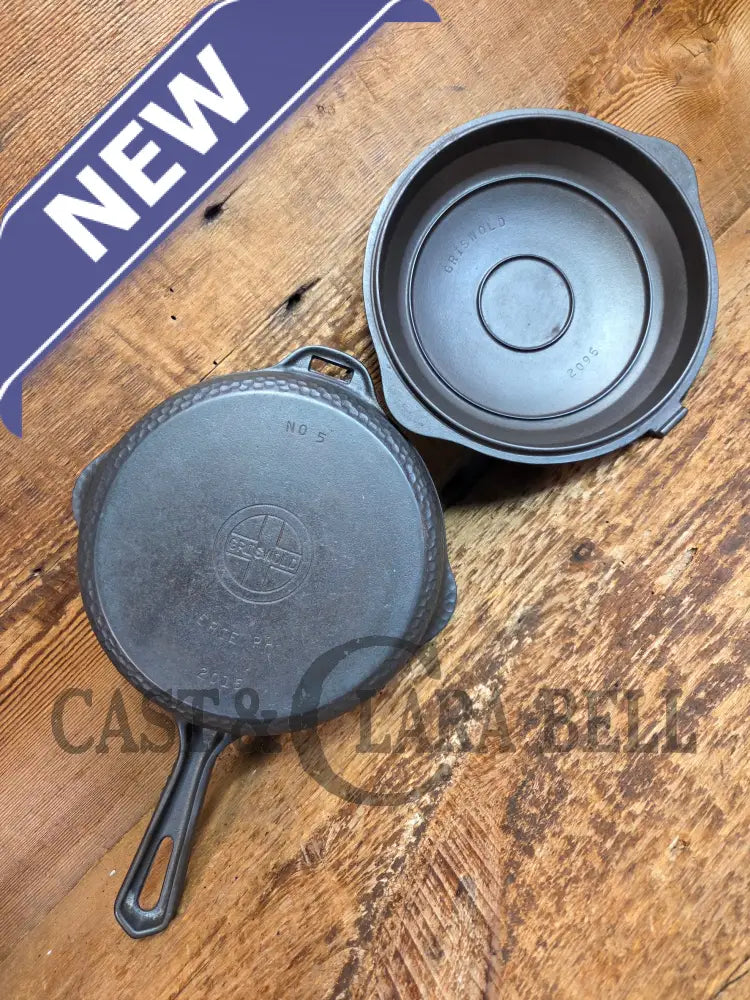 Oh my! Hard to find 1930’s Hammered finish Griswold No. 5 Hinged Cast Iron Skillet with Lid! 2096 / 2015 - Skillet