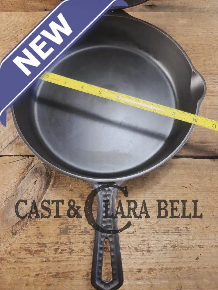 Oh my! Hard to find 1930âs Hammered finish Griswold No. 8 cast iron skillet 2008 with matching hinge lid 2098.