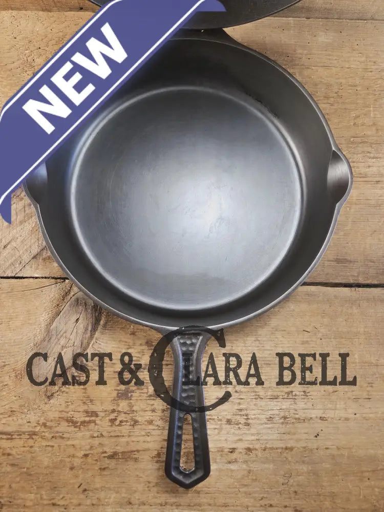 Oh my! Hard to find 1930âs Hammered finish Griswold No. 8 cast iron skillet 2008 with matching hinge lid 2098.