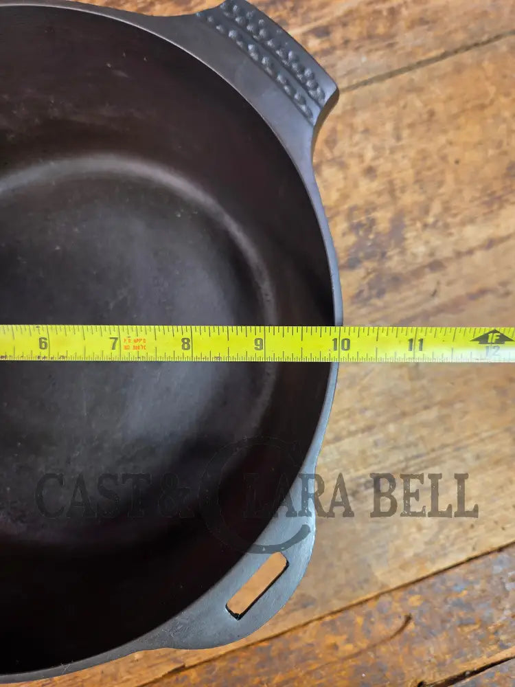 Oh my! Hard to find 1930βs Hammered finish Griswold No. 8 Hinged Dutch Oven w/ Small Logo - Dutch Ovens Trivets &