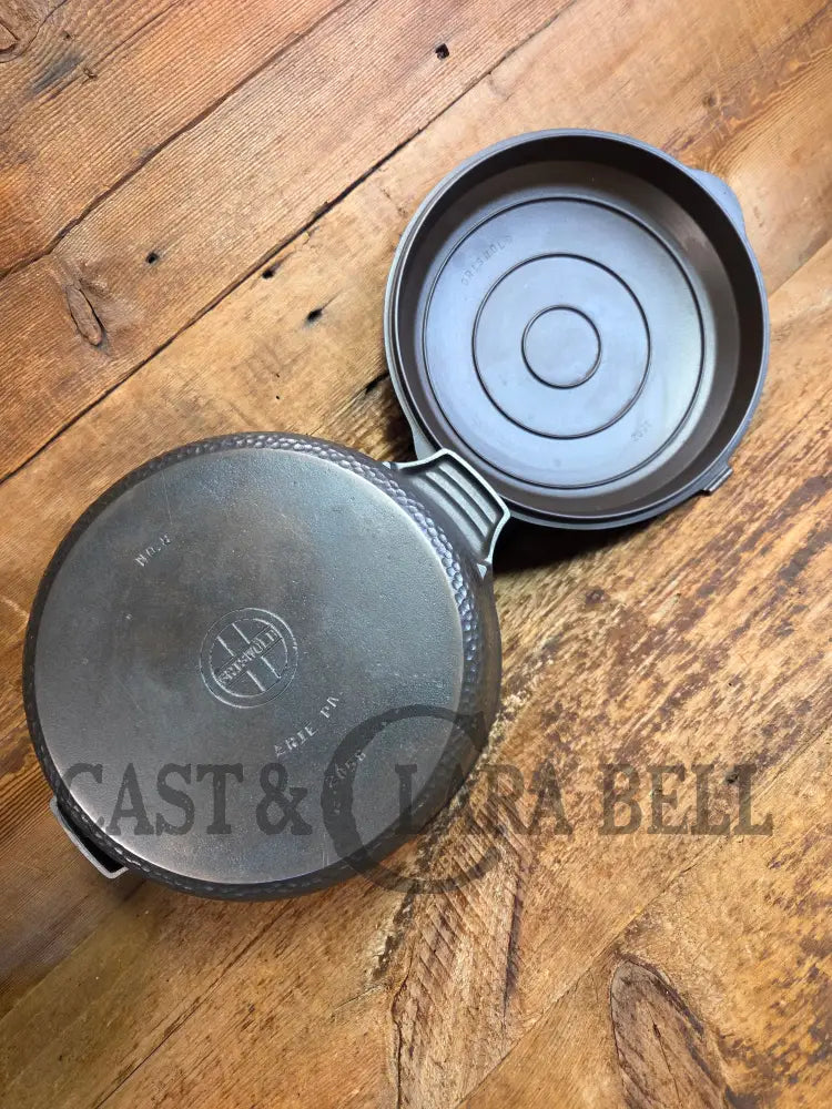 Oh my! Hard to find 1930βs Hammered finish Griswold No. 8 Hinged Dutch Oven w/ Small Logo - Dutch Ovens Trivets &