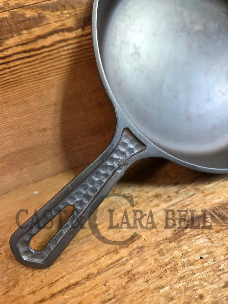 Oh my! Hard to find 1930’s Hammered finish Griswold No. 5 Hinged Cast Iron Skillet with Lid! 2096 / 2015 - Skillet
