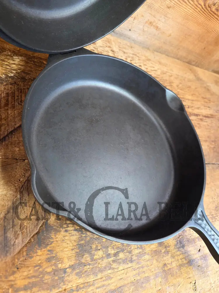 Oh my! Hard to find 1940’s Hammered finish Griswold No. 8 cast iron skillet 2008 with matching hinged skillet top 2040