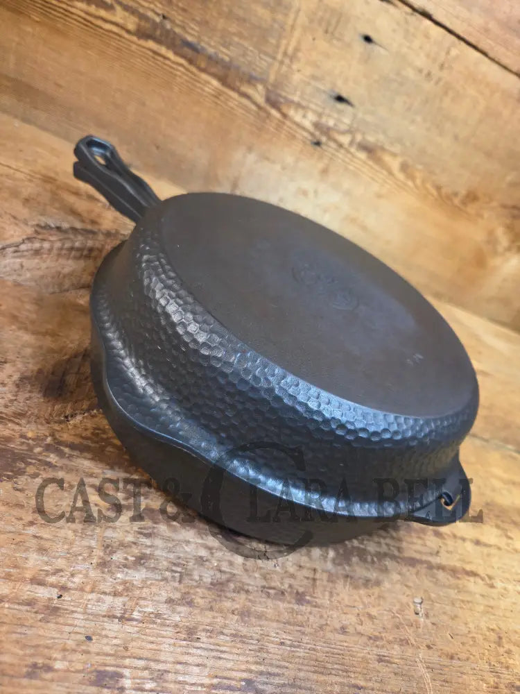 Oh my! Hard to find 1940’s Hammered finish Griswold No. 8 cast iron skillet 2008 with matching hinged skillet top 2040