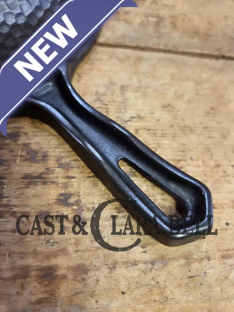 Oh my. Near Mint condition hard to find 1930βs Hammered finish Griswold No. 8 Hinged Cast Iron Skillet 2008 with