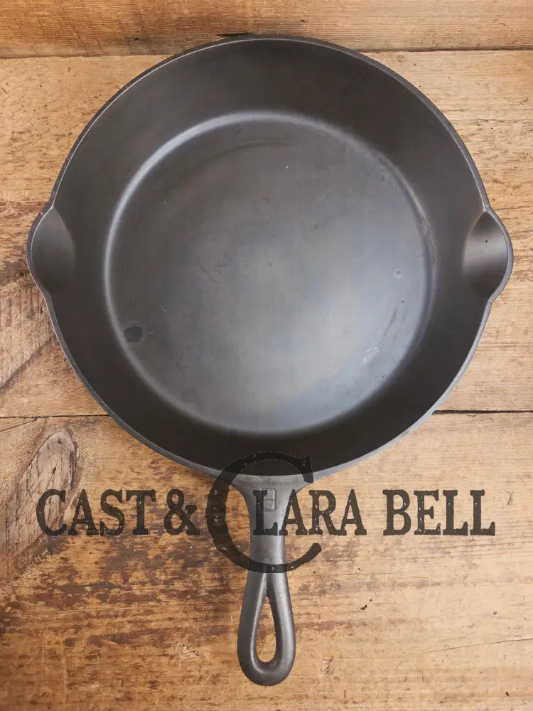 One of the earliest Griswold lines made! Lovely 1910βs Griswold #9 Skillet with Heat Ring and Large Slant Logo 710 C