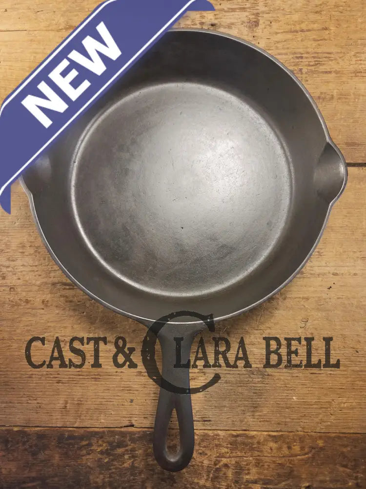 One of the earliest Griswold lines made! Lovely 1920’s Griswold #9 Skillet with Heat Ring and Large Slant Logo 710 H.