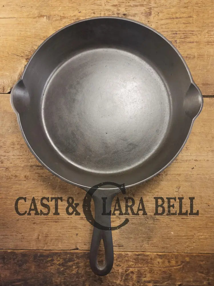 One of the earliest Griswold lines made! Lovely 1920’s Griswold #9 Skillet with Heat Ring and Large Slant Logo 710 H.