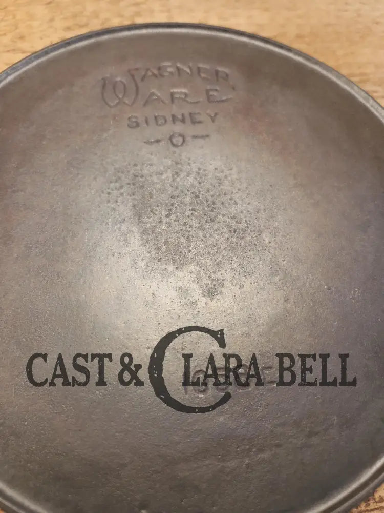 The Classic! 1924 Wagner Ware Sidney -O- #8 Skillet with Heat Ring and Stylized Logo 1058 E Skillet