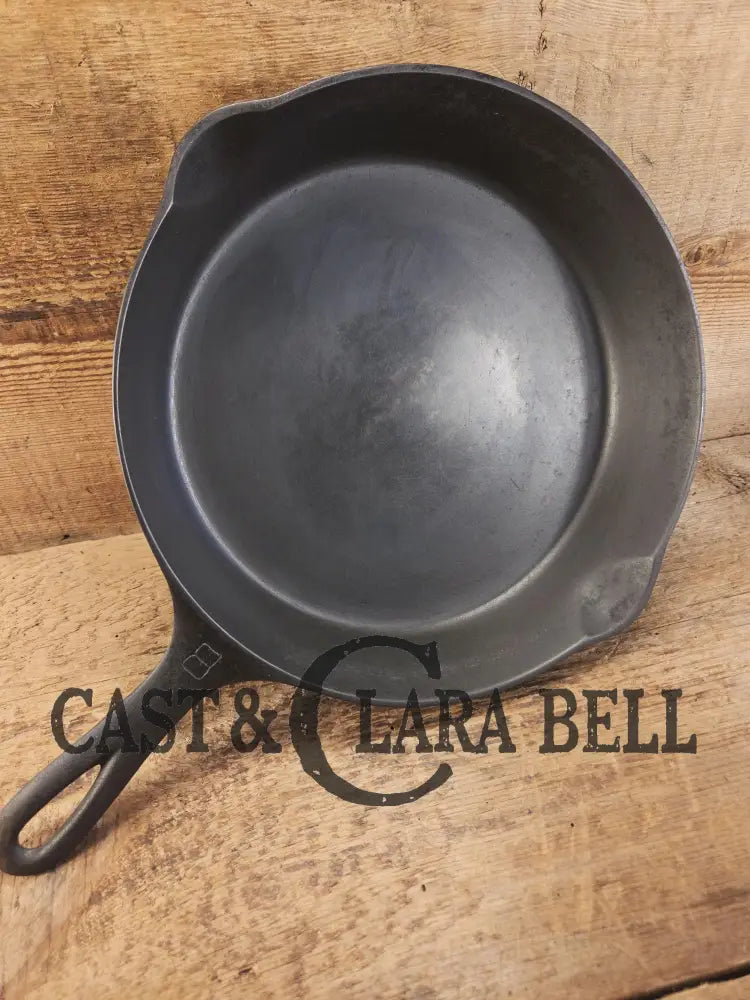 Our Best seller! 1930’s Griswold #8 Cast Iron Skillet with Large Block Logo 704 H Skillet