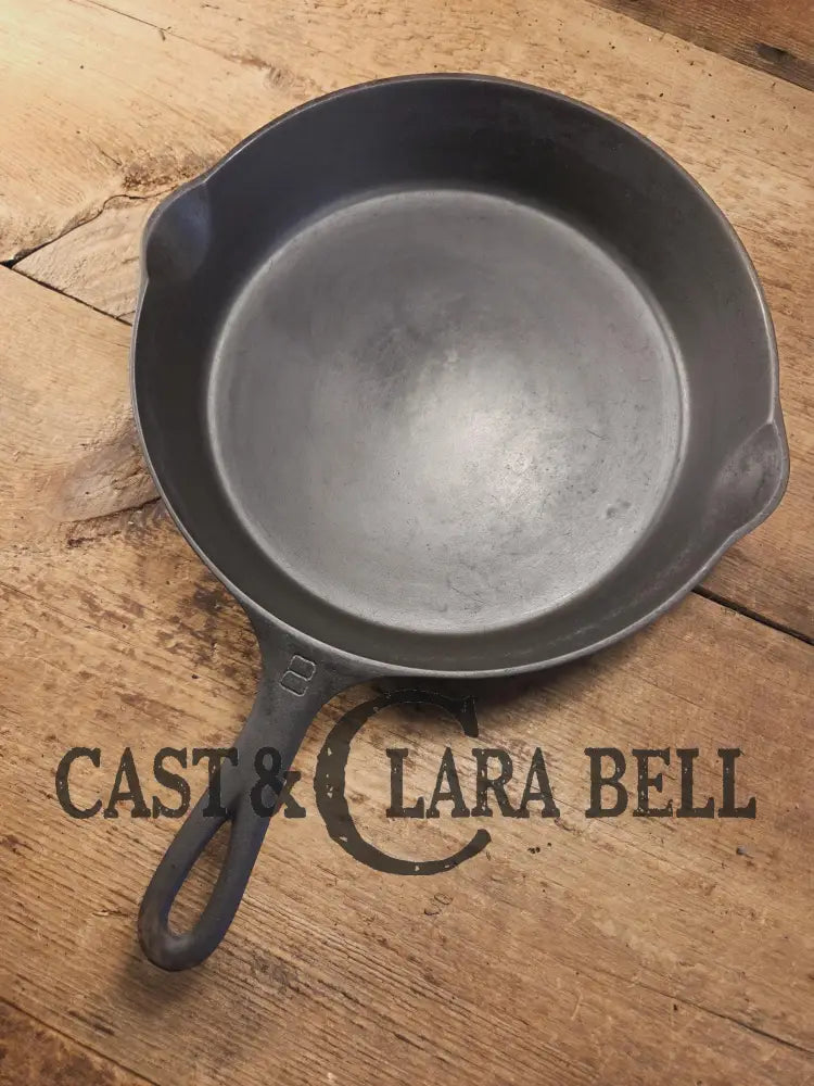 Our Best seller! 1930’s Griswold #8 Cast Iron Skillet with Large Block Logo 704 H Skillet