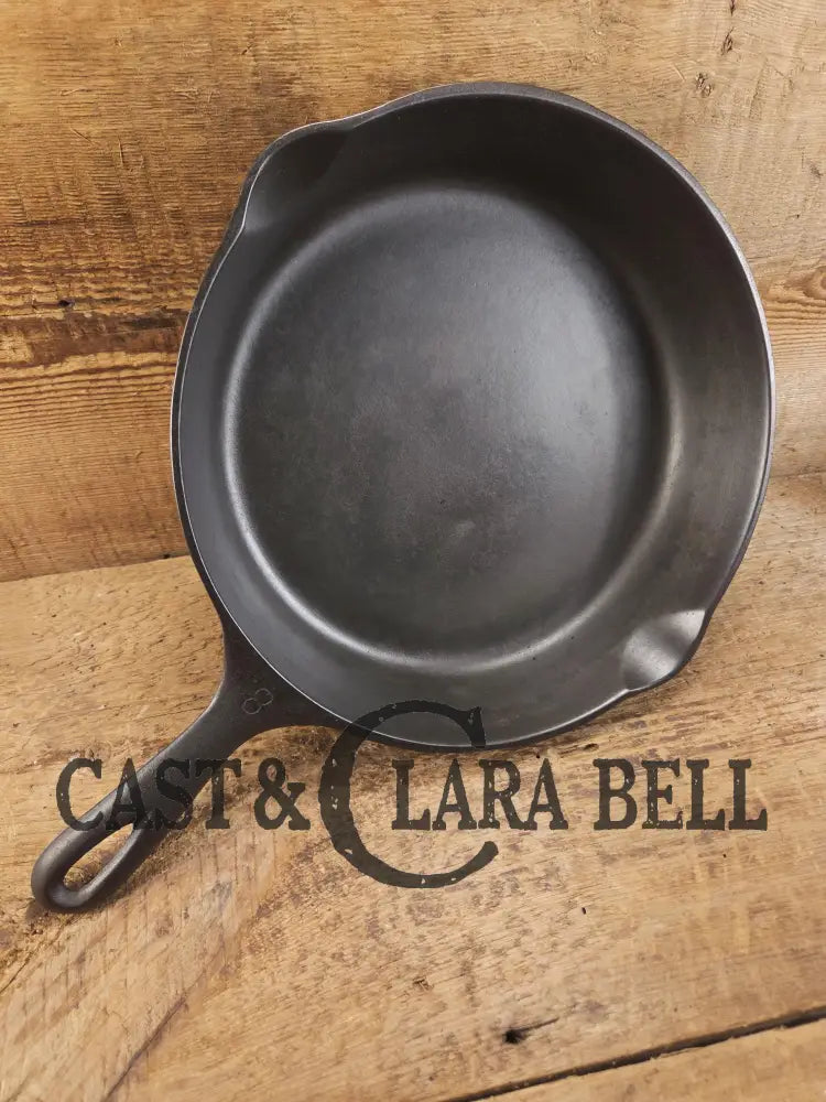 The Classic! Wagner Ware #8 Cast Iron Skillet with Smooth Bottom 1058 N. Best seller for size and weight