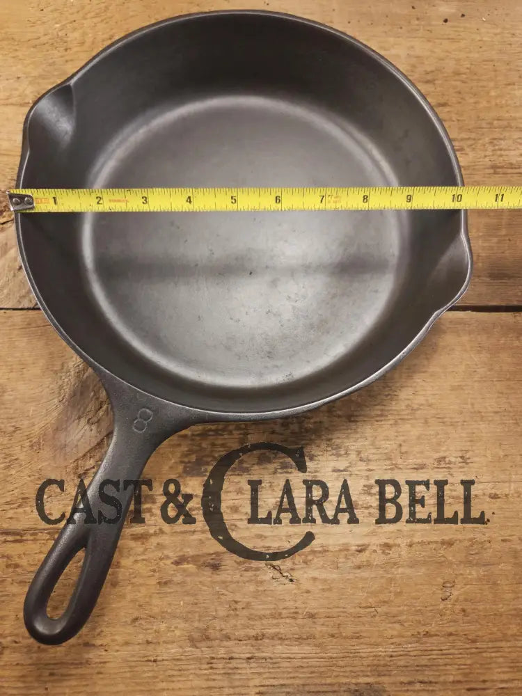 The Classic! Wagner Ware #8 Cast Iron Skillet with Smooth Bottom 1058 N. Best seller for size and weight