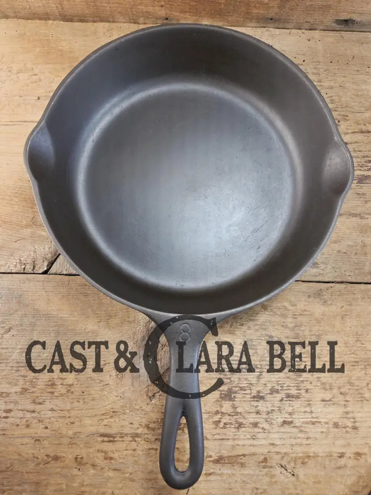 Wagner Ware #8 Cast Iron Skillet with Stylized Logo and Smooth Bottom 1058 M SC24 Skillet