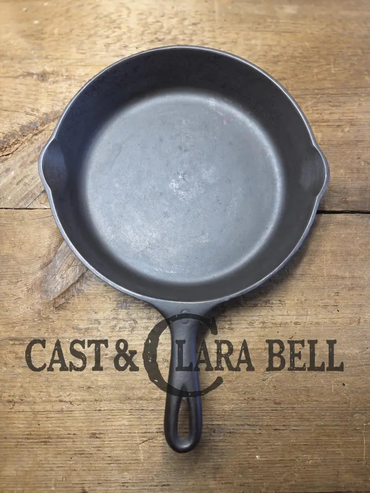 The Classic! Wagner Ware Sidney -O- #8 Skillet with Stylized Logo and Smooth Bottom 1058 O SC24 Skillet