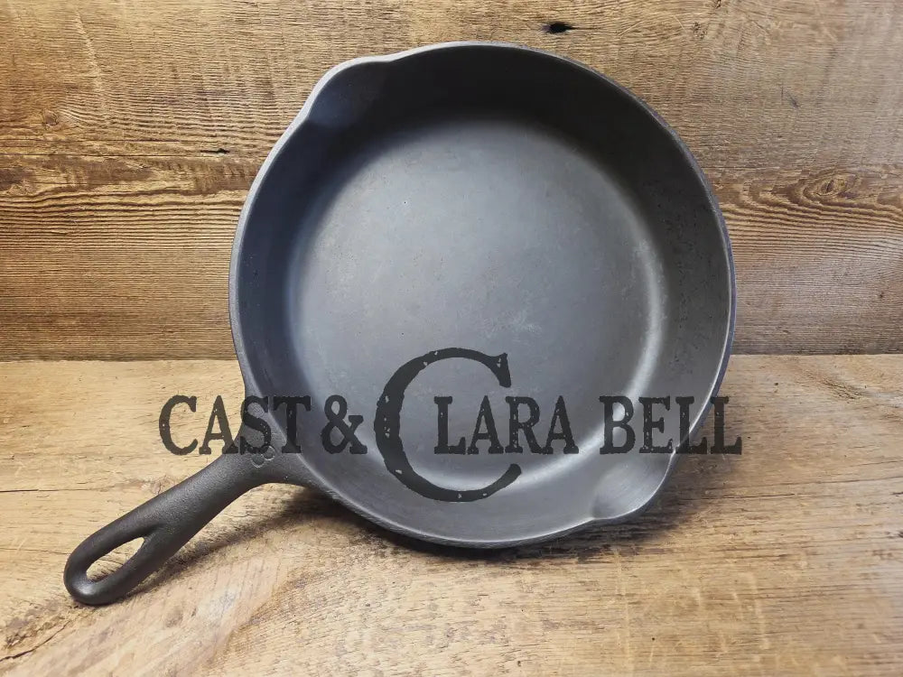 The Classic! Wagner Ware Sidney -O- #8 Skillet with Stylized Logo and Smooth Bottom 1058 O SC24 Skillet