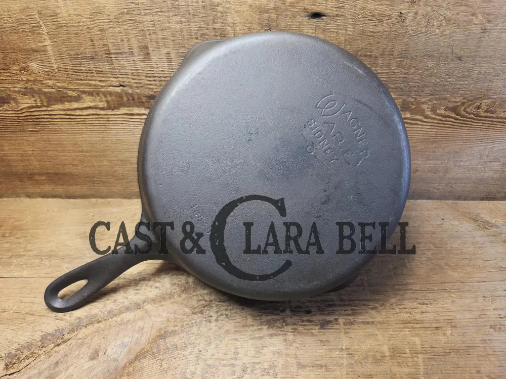 The Classic! Wagner Ware Sidney -O- #8 Skillet with Stylized Logo and Smooth Bottom 1058 O SC24 Skillet